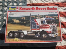 images/productimages/small/Kenworth Heavy Hauler Revell 1;24 doos.jpg
